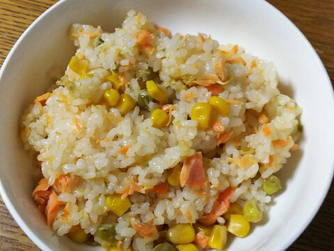 焼き鮭とコーン 豆の炊き込みご飯 レシピ 作り方 By 4045g 楽天レシピ